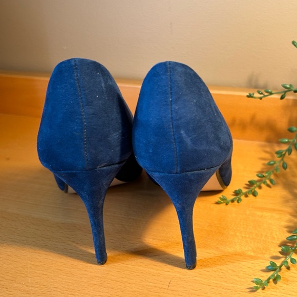 Navy Suede 3 1/2 heel pumps - Picture 3 of 3